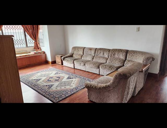 6 BEDROOM HOUSE FOR SALE IN GLENWOOD